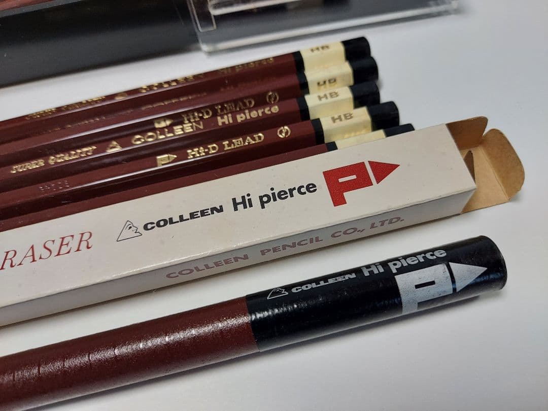 か*む様 昭和レトロ鉛筆、COLLEEN Hi pierce 鉛筆と三菱鉛筆廃盤