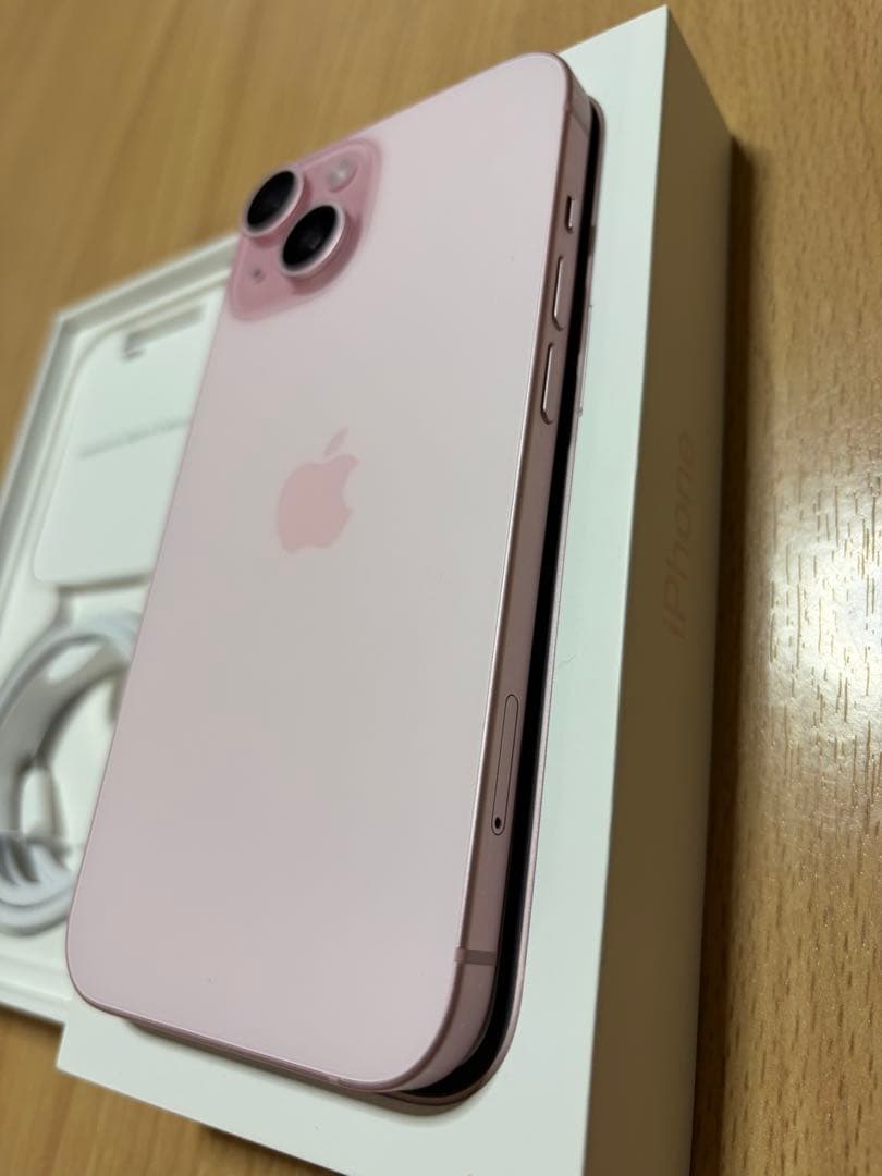 iPhone 15 Pink 128GB SIMロックなし【目立つ傷なし良品】