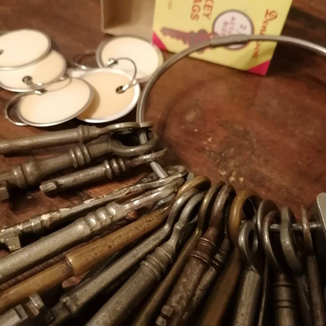 アメリカ製アンティーク キー30本&キーリング&キータグ☆ スケルトン バレル鍵