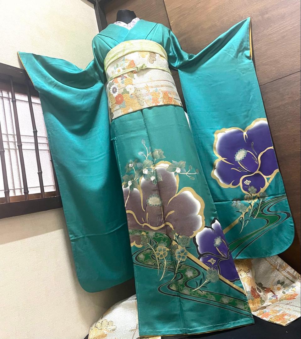 振袖フルセット６点サイズM〜L振袖 正絹仕付け糸、紫色の花柄未使用　新古品