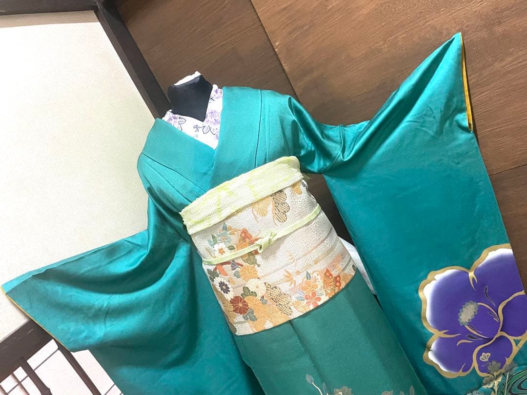 振袖フルセット６点サイズM〜L振袖 正絹仕付け糸、紫色の花柄未使用　新古品