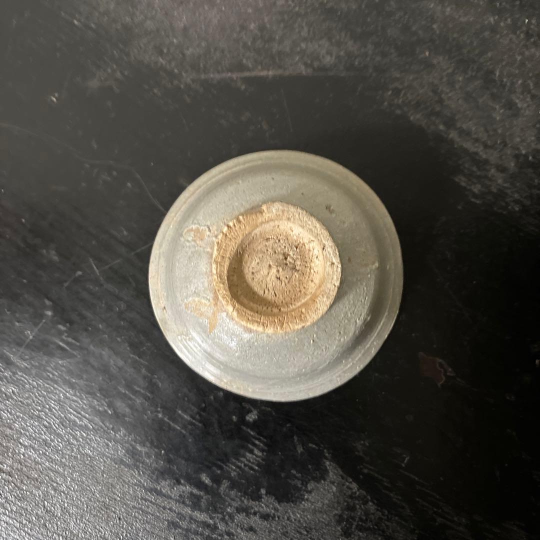 李朝　小服茶碗　大盃　堅手　白磁　酒器　韓国骨董　ぐい呑み　猪口　アンティーク