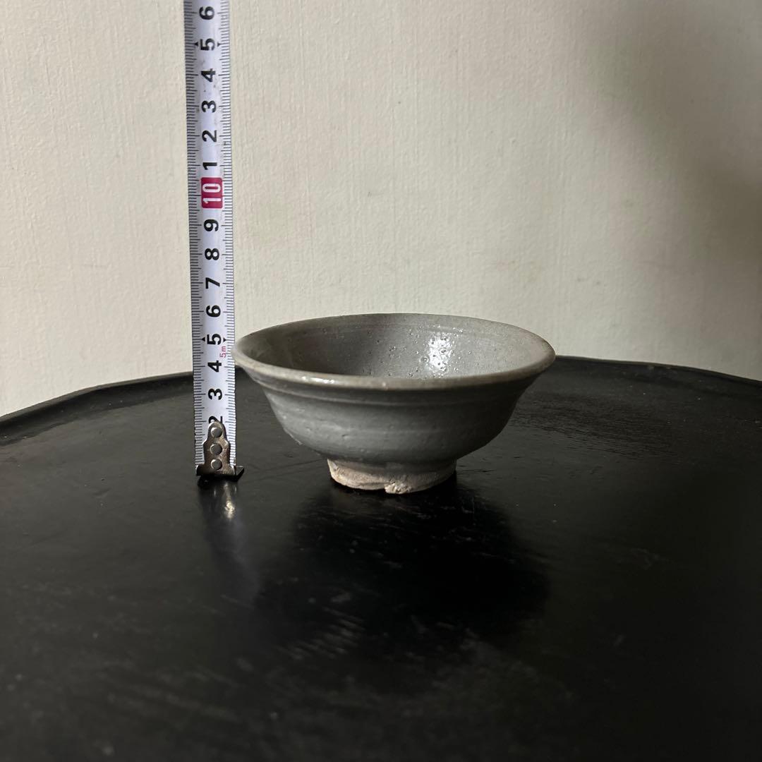 李朝　小服茶碗　大盃　堅手　白磁　酒器　韓国骨董　ぐい呑み　猪口　アンティーク