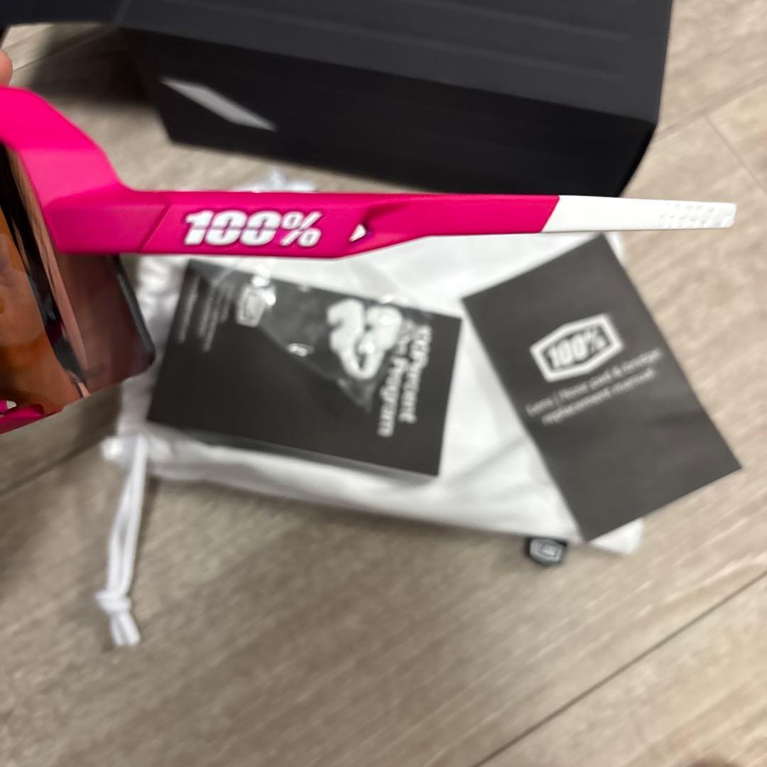 新品100%(ワンハンド)サングラス