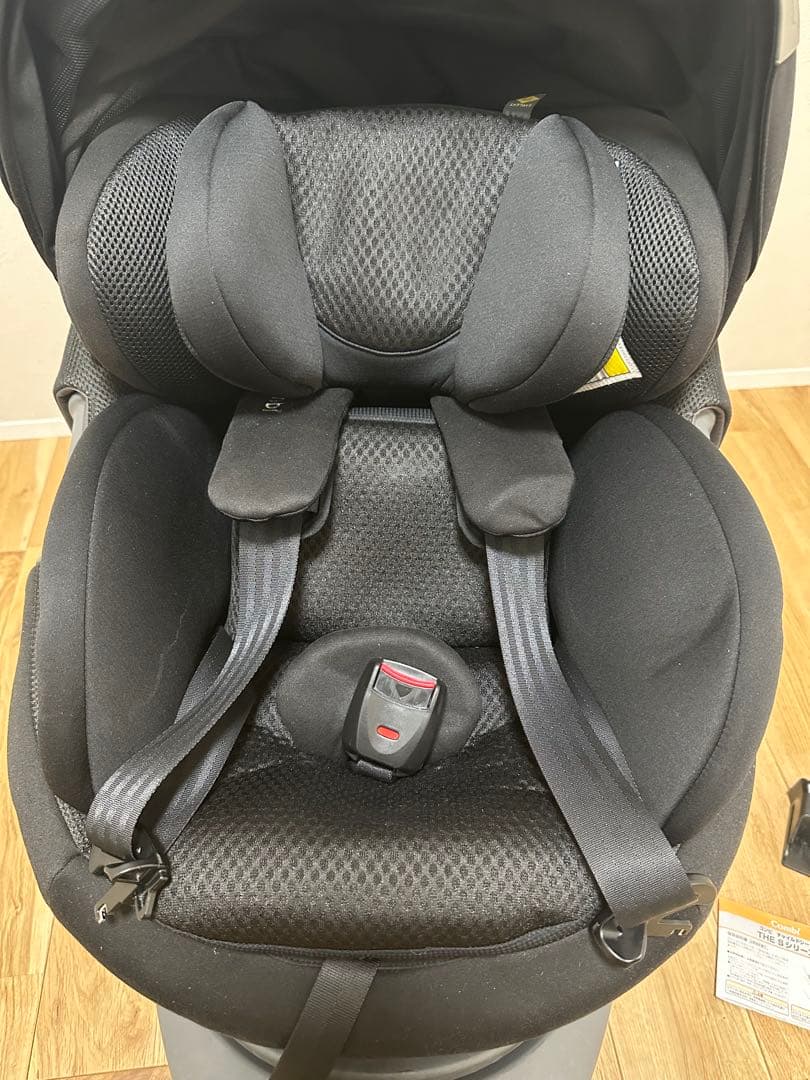 Combi チャイルドシート　THE S plus ISOFIX