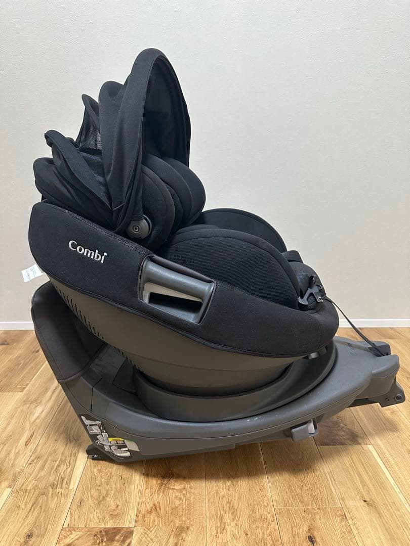 Combi チャイルドシート　THE S plus ISOFIX