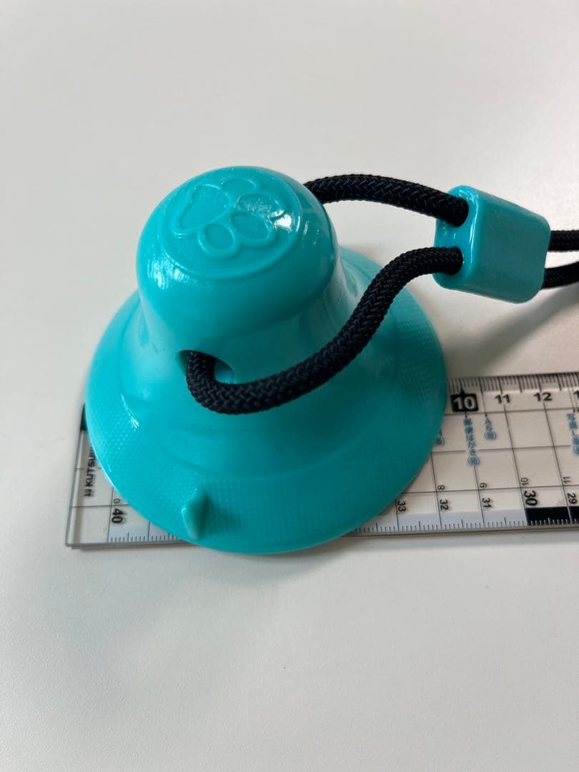 犬　噛むおもちゃ　餌入れおもちゃ