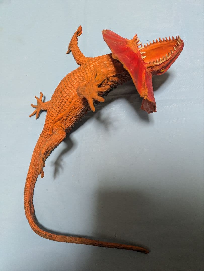 エリマキトカゲ 昔のゴム製フィギュア