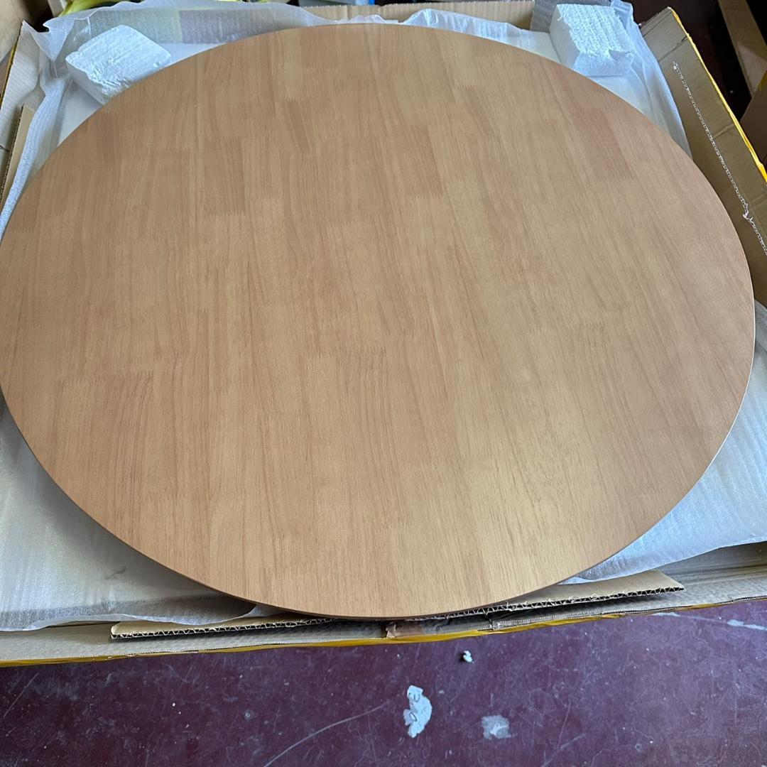 【新品・未使用】　ダイニングテーブル　(約)幅90×奥行90×高さ70cm