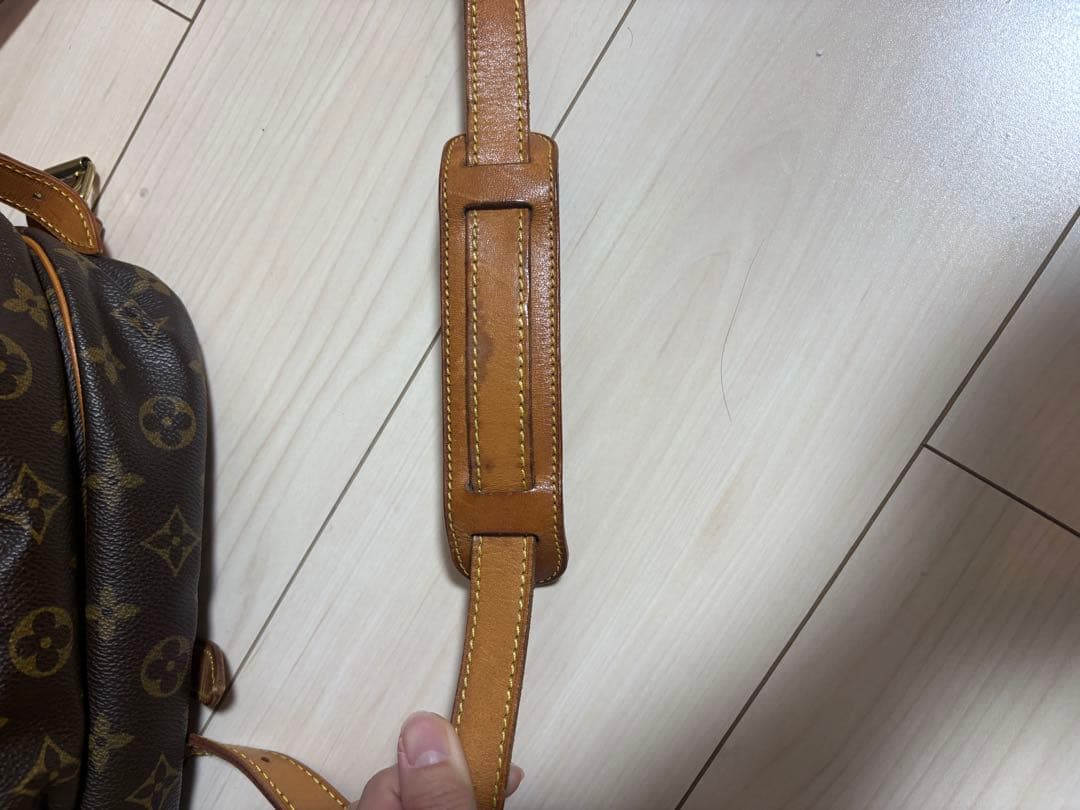 ルイヴィトン ショルダーバッグ ソミュール