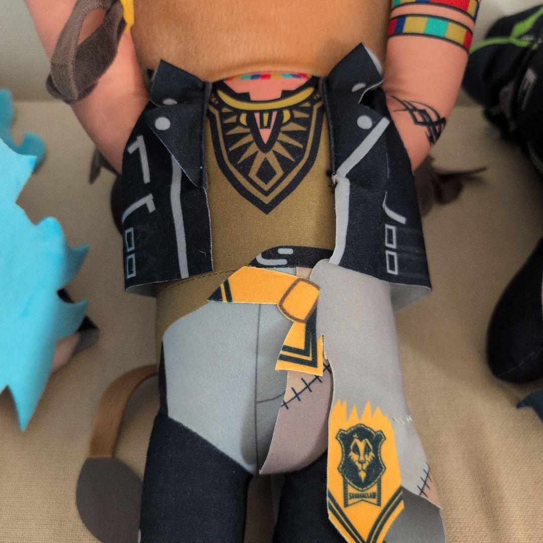 ツイステ　寝そべりぬいぐるみ　寮長　4体セット　イデア　マレウス　リドル