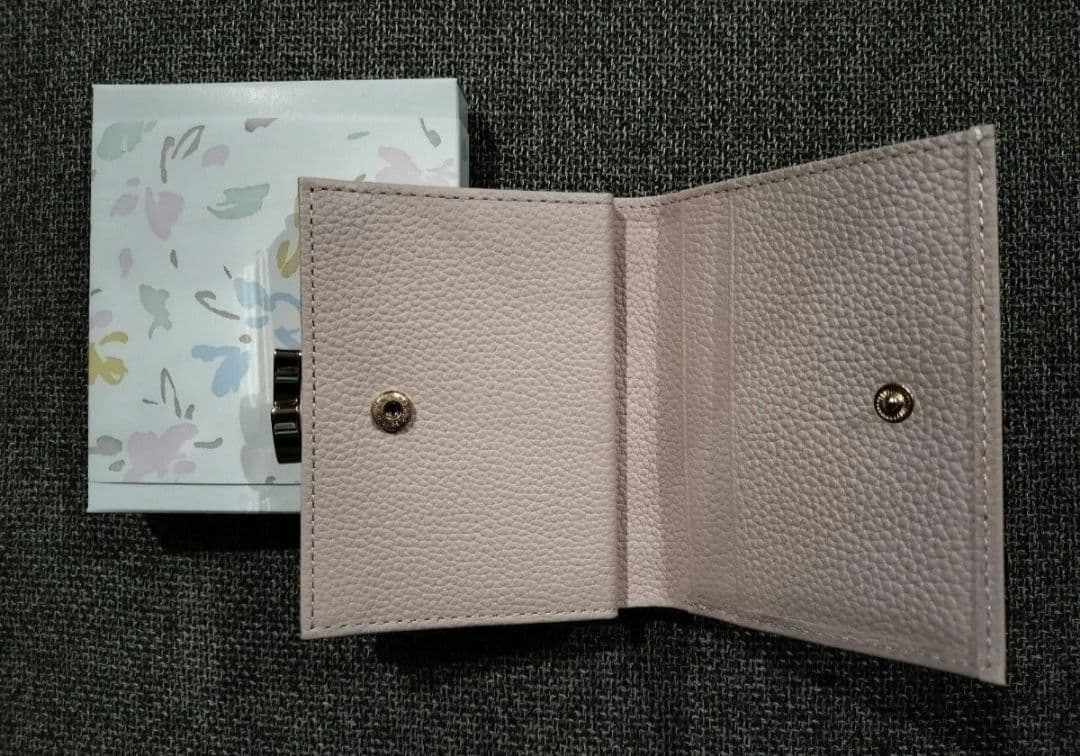 新品 皇居 本革 二つ折り財布 がま口 ピンクベージュ　財布 帯付箱 売店小袋