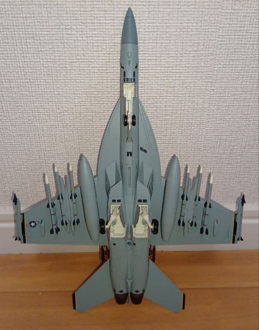 F/A-18E スーパーホーネット 1/72 ロイヤルメイセス　ホビーマスター