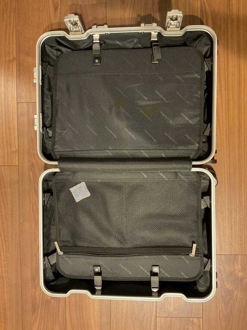 Mercedes-Benz シルバーキャリーケース