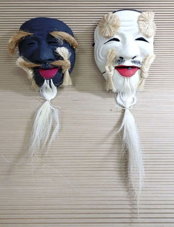 伝統的な能面 「翁」「黒式尉」 2点セット　木彫り　木彫　神楽