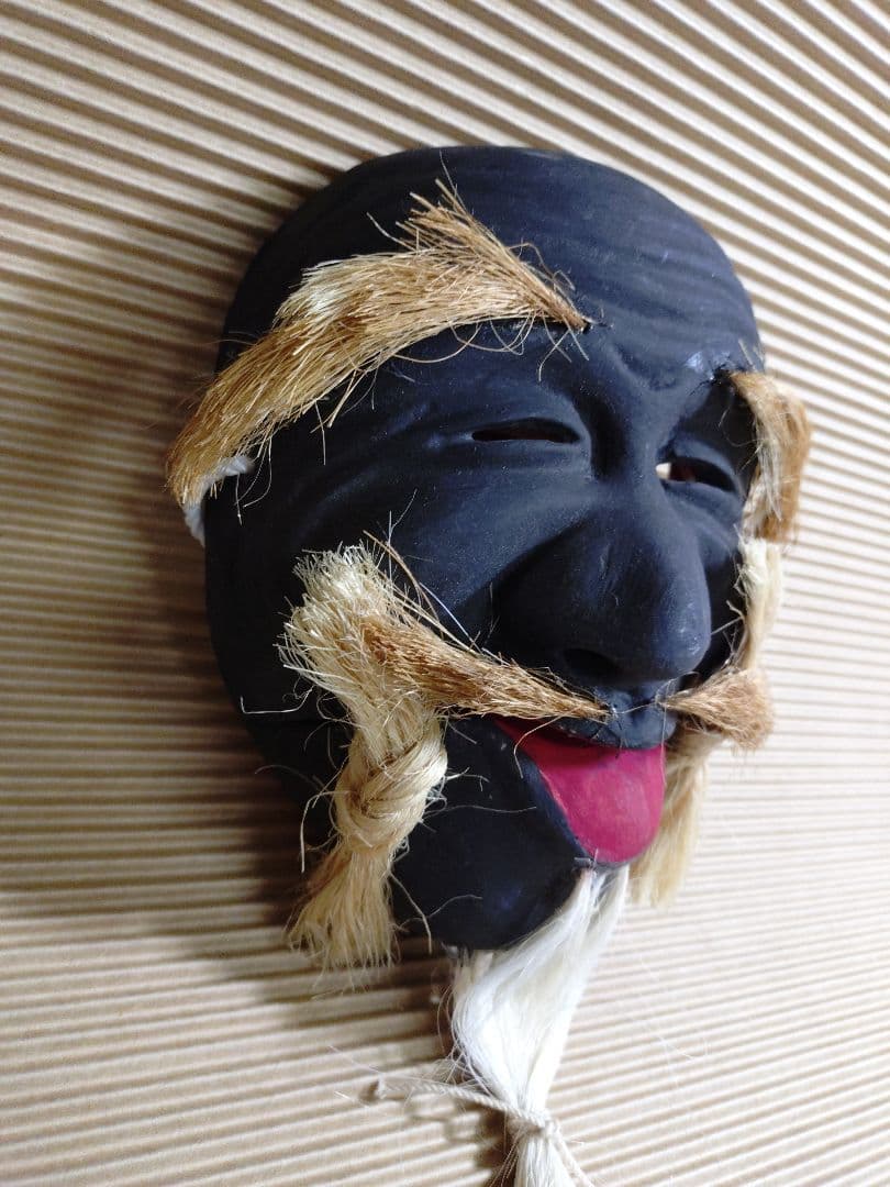 伝統的な能面 「翁」「黒式尉」 2点セット　木彫り　木彫　神楽