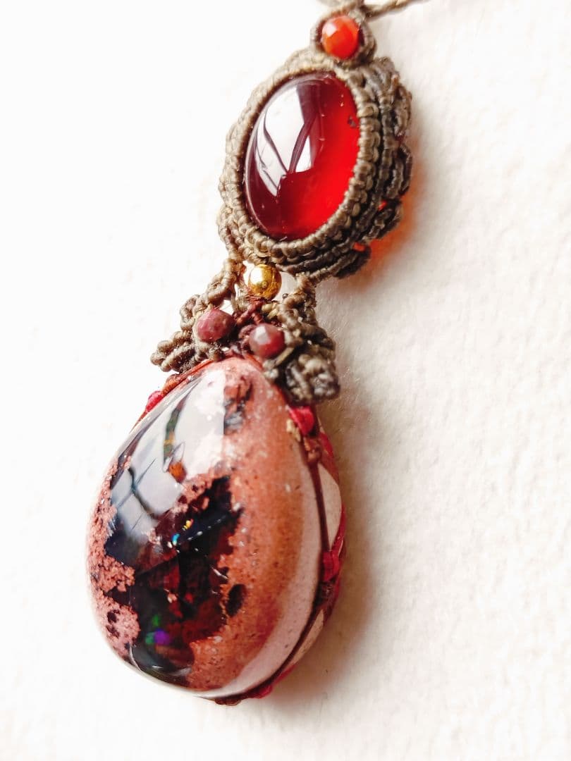 カンテラオパール&ガーネット マクラメネックレス　❁優しい森と赤❁