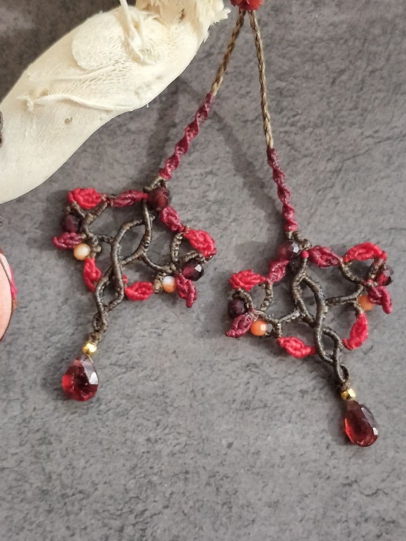 カンテラオパール&ガーネット マクラメネックレス　❁優しい森と赤❁