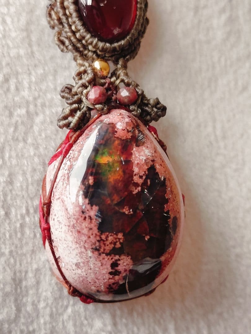 カンテラオパール&ガーネット マクラメネックレス　❁優しい森と赤❁