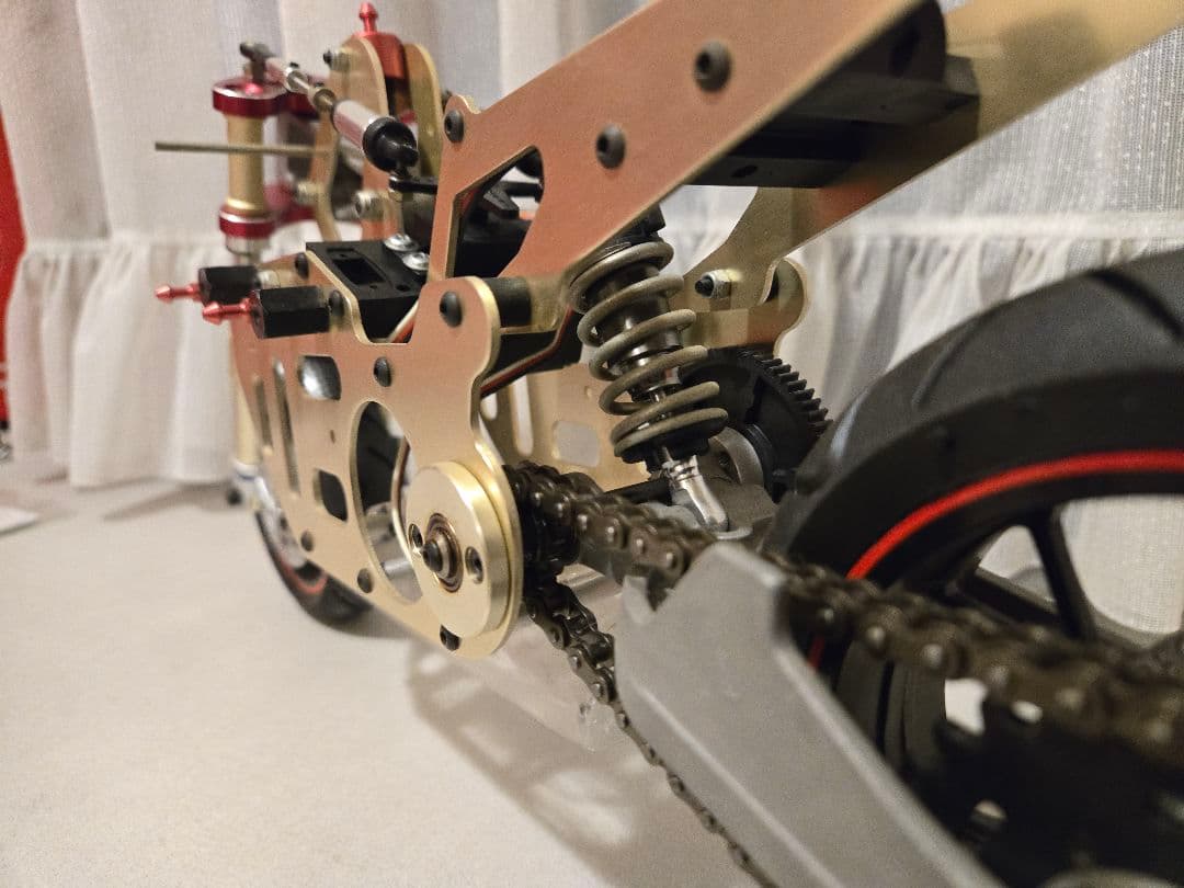 サンダータイガー Ducati 999R ラジコンバイク 1/5 電動オートバイ