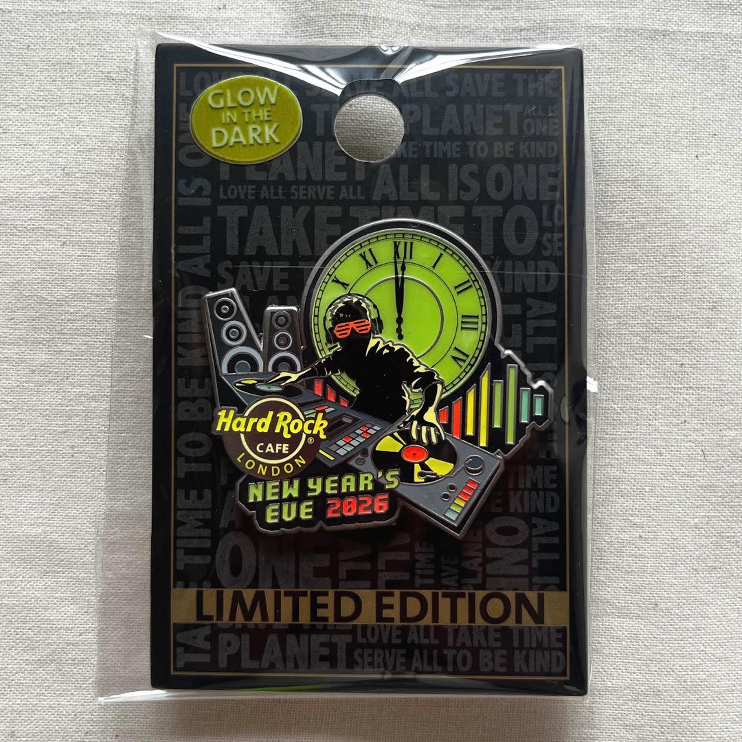 【海外店舗限定 】HardRockCafe2026ニューイヤーピンバッジロンドン