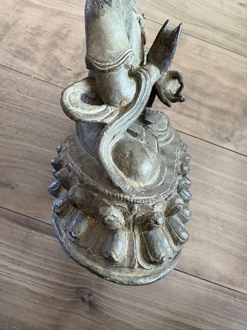 古董 古銅の観音菩薩座像(明代・14〜17世紀) 旧家藏出 贵重品 古銅製