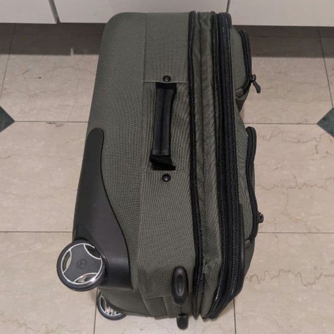 【TUMI T-TECH 未使用】 キャリーバッグ キャスター2輪 カーキ色