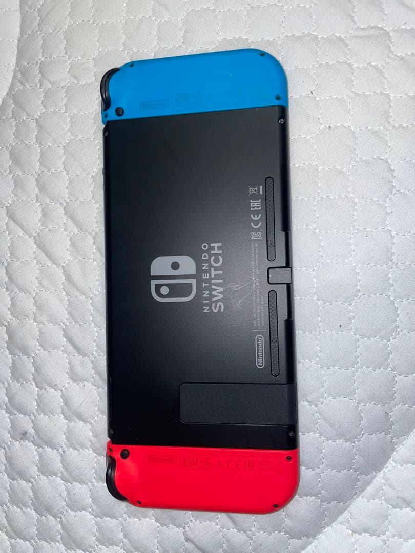 ユ*す様 Nintendo Switch 本体 赤/青 Joy-Con付き美品