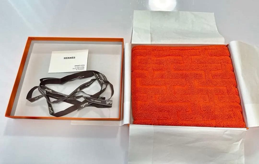 新品・未使用、箱付きHERMES（エルメス）ステアーズ タオル