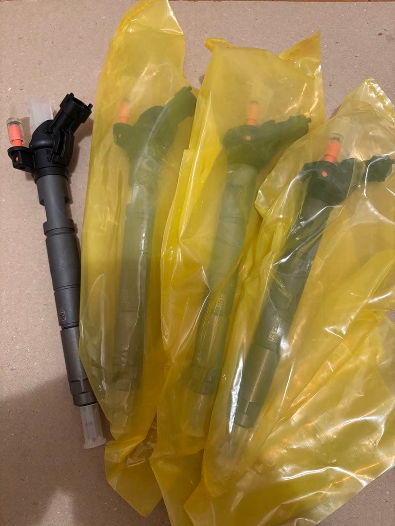 三菱FUSO キャンターインジェクター4本セット