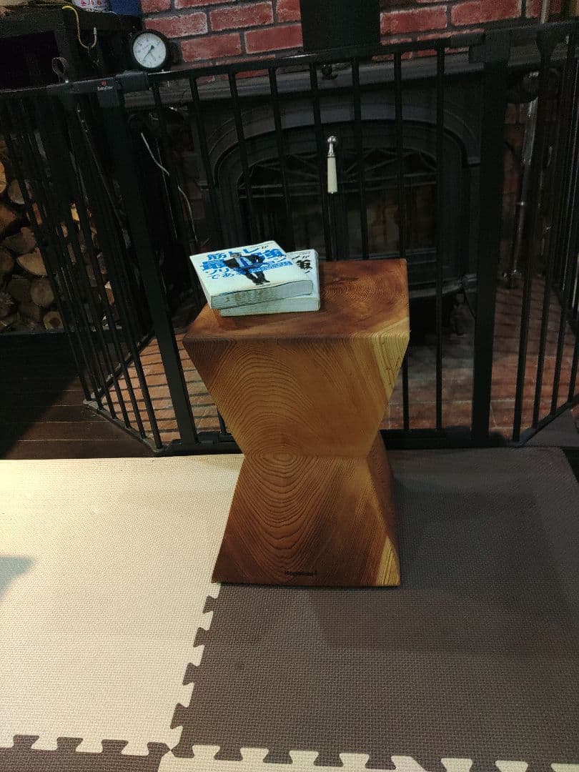 杉のスツール　インテリア