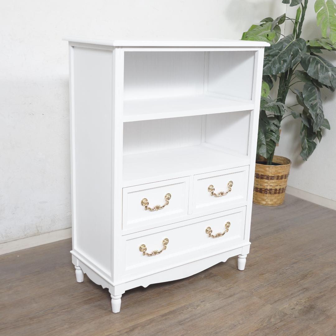 キャビネット　アンティーク金取っ手　収納　チェスト　棚あり