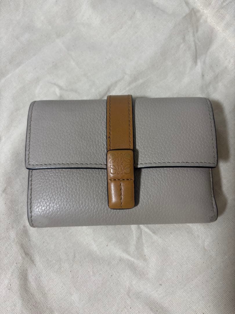 LOEWE グレー 三つ折り財布