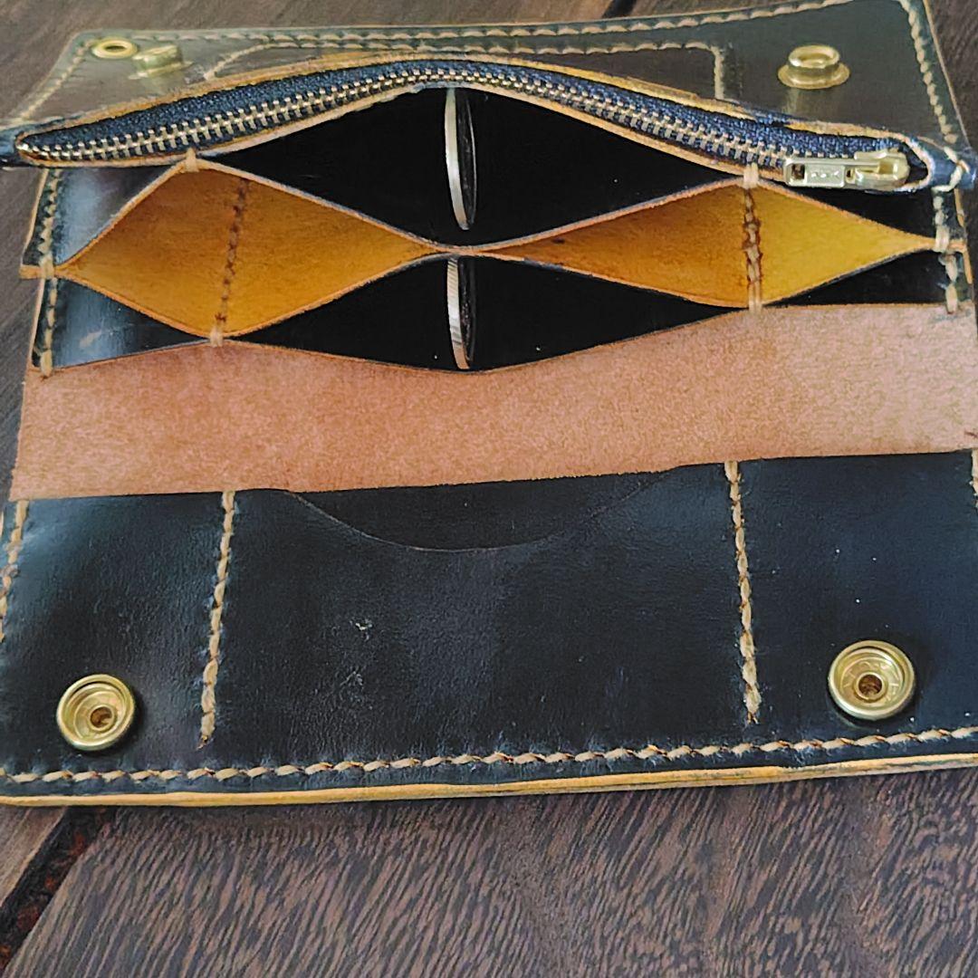 トラッカーウォレット 手染め 黒 　 花のカービング (71)