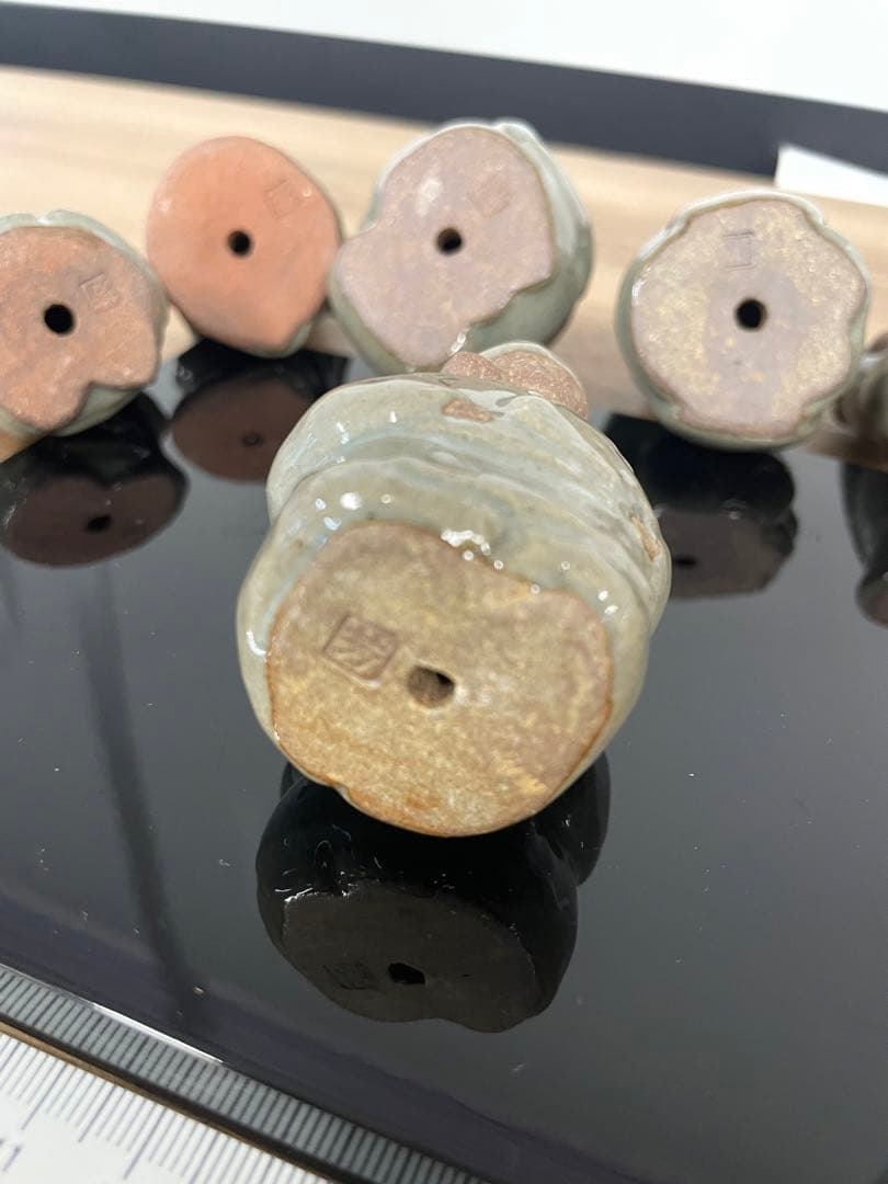 芳月作　芳月造　陶器製 七福神 置物セット 黒台座付き