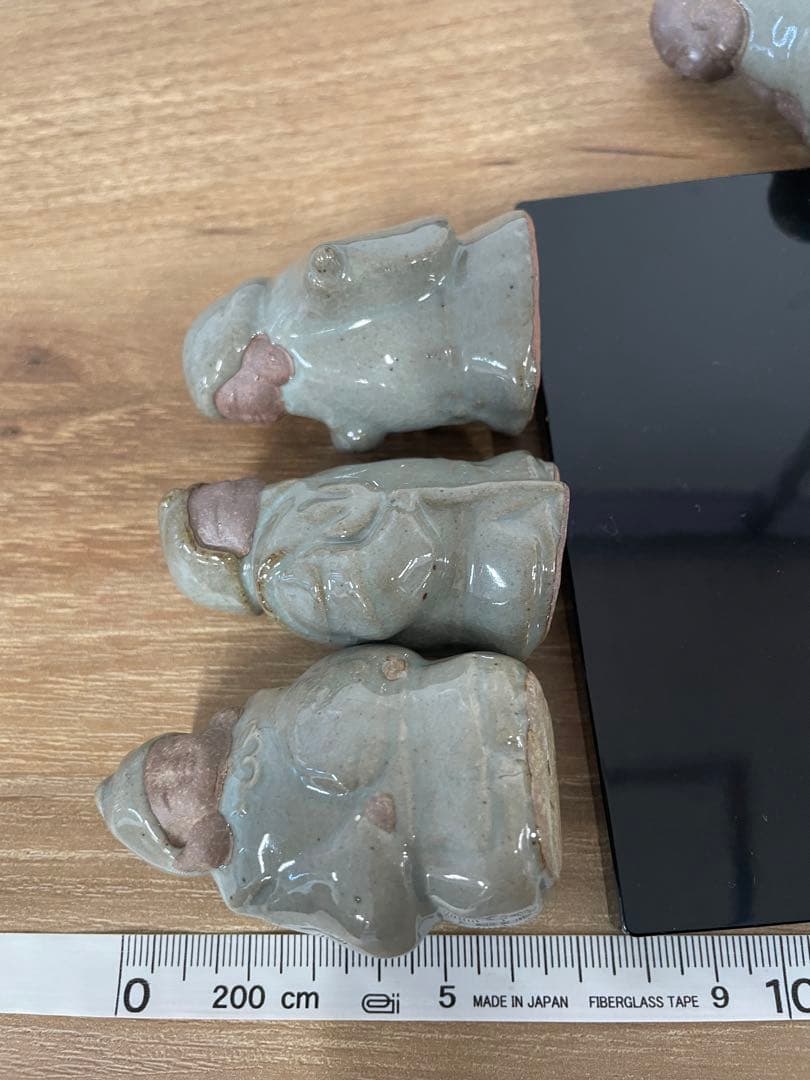 芳月作　芳月造　陶器製 七福神 置物セット 黒台座付き