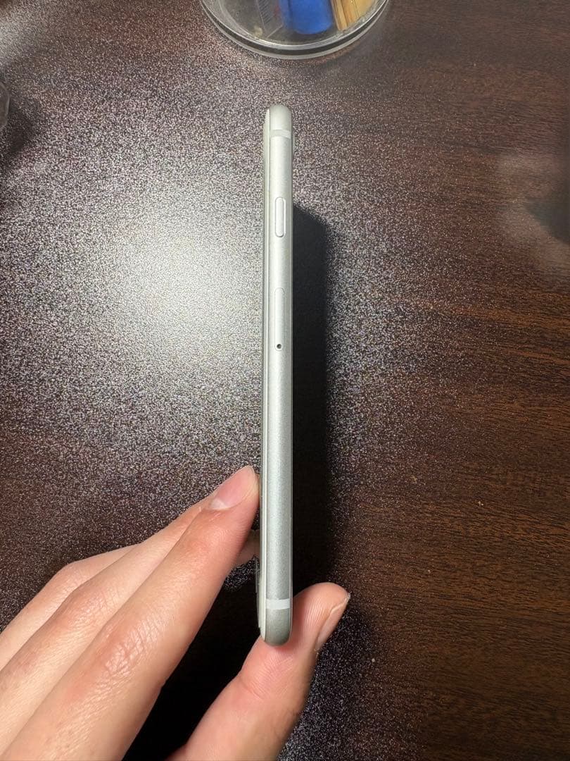 Apple iPhone 8 ホワイト 64G 85% SIMロック解除済み