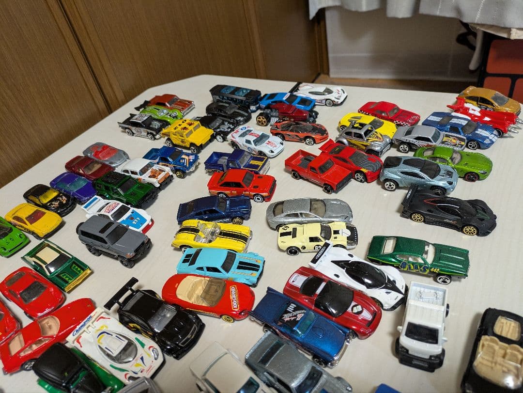 H*B様 ホットウィール 1/64 フェラーリ ポルシェ 大量ミニカー 120台
