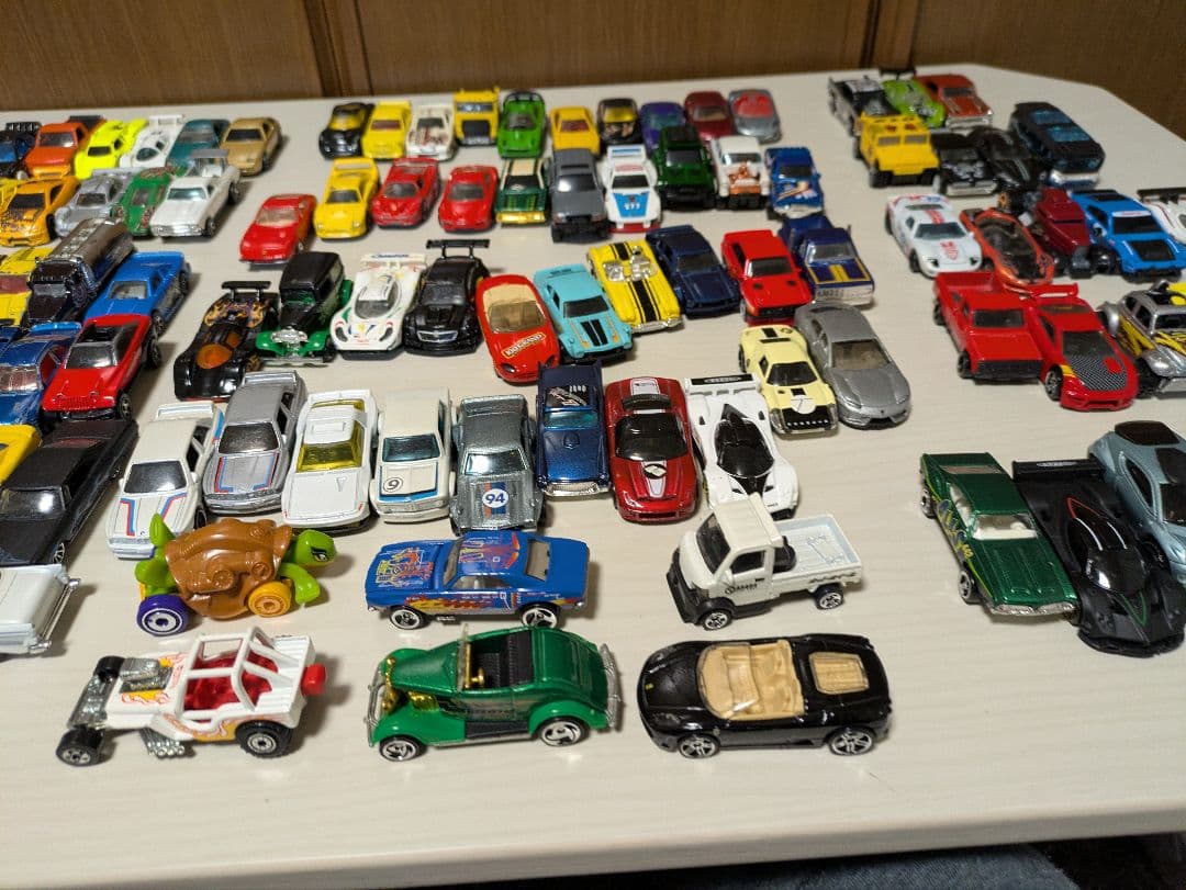 H*B様 ホットウィール 1/64 フェラーリ ポルシェ 大量ミニカー 120台
