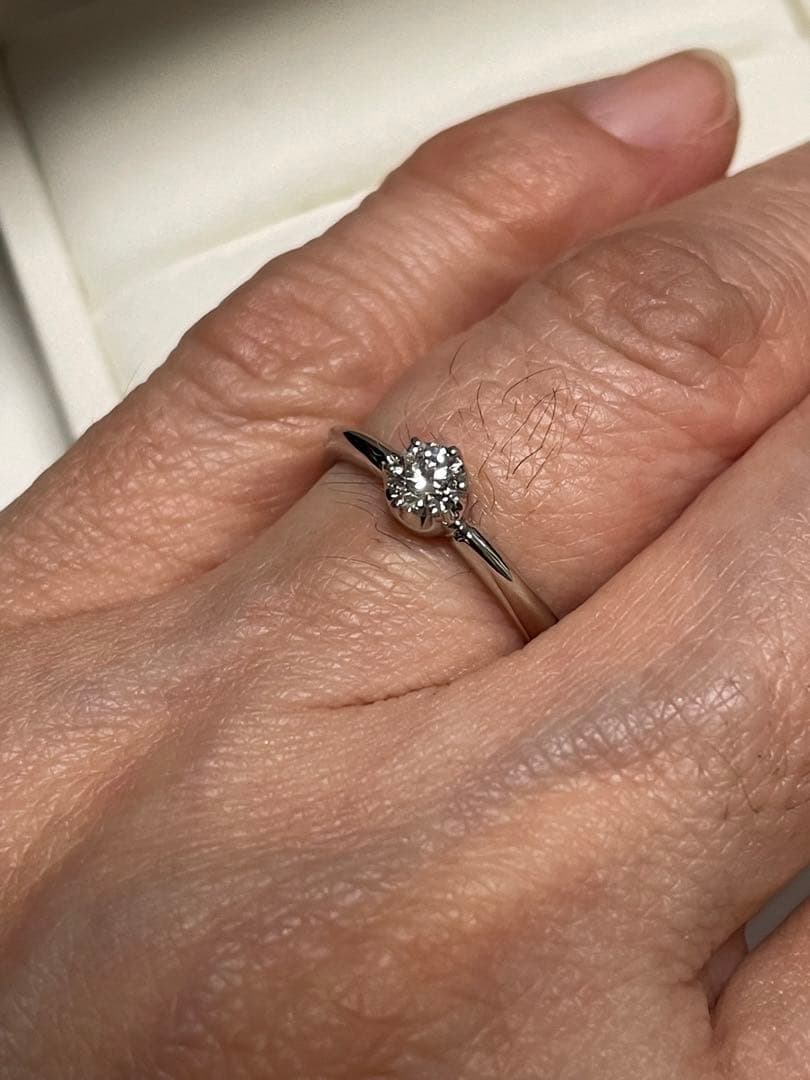 値下※美品★鑑定書付き！最高級♪4°c Pt950 ダイヤリング 0.253ct