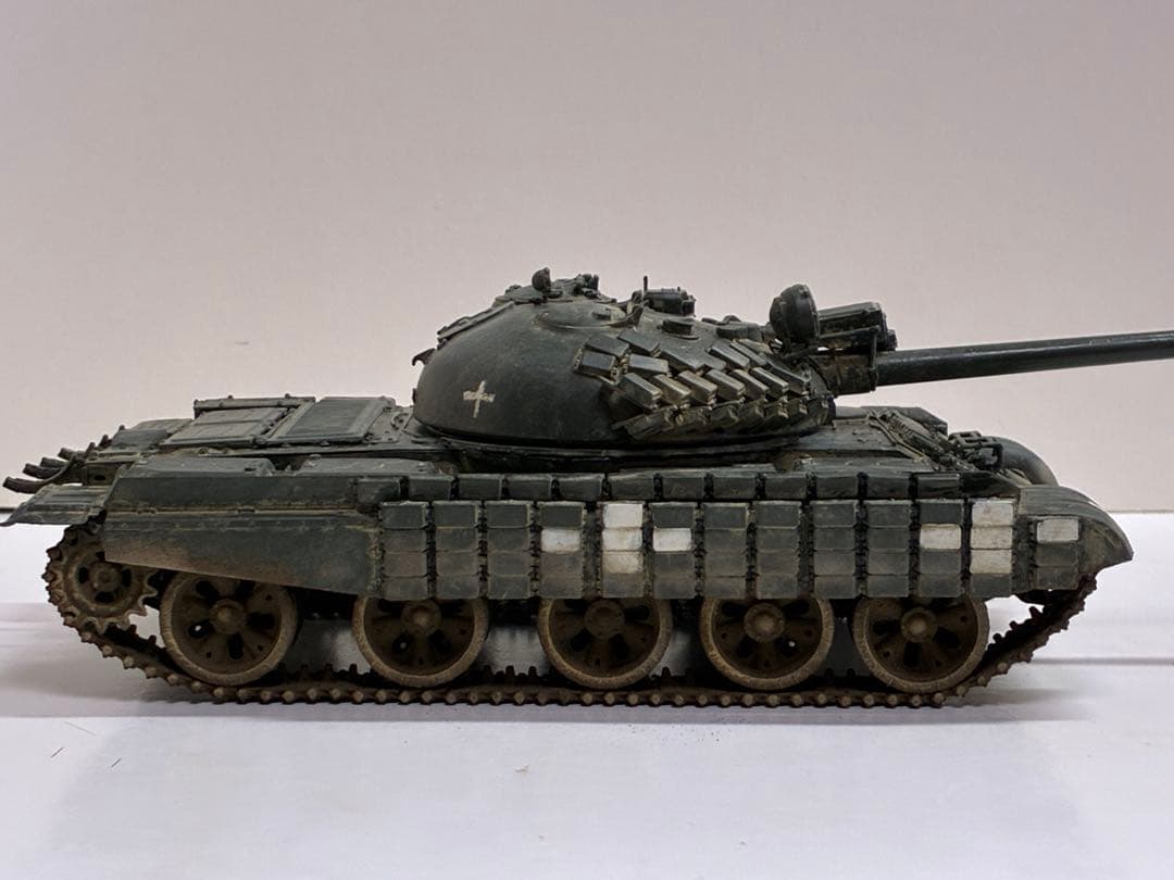 トランペッター　1/35 T-62 ERA 完成品　戦車　模型　