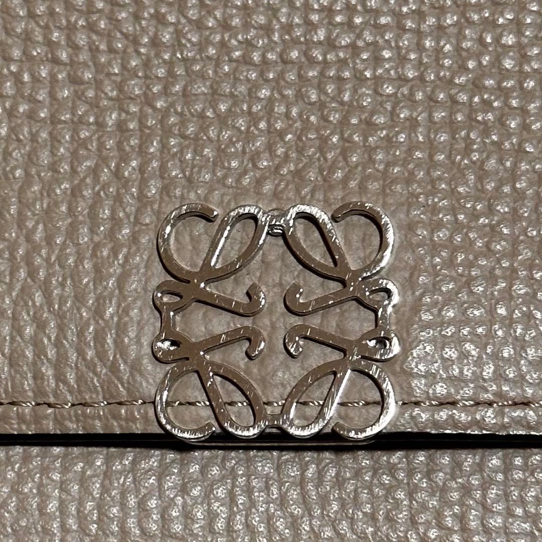ロエベ LOEWE グレージュ 三つ折り財布