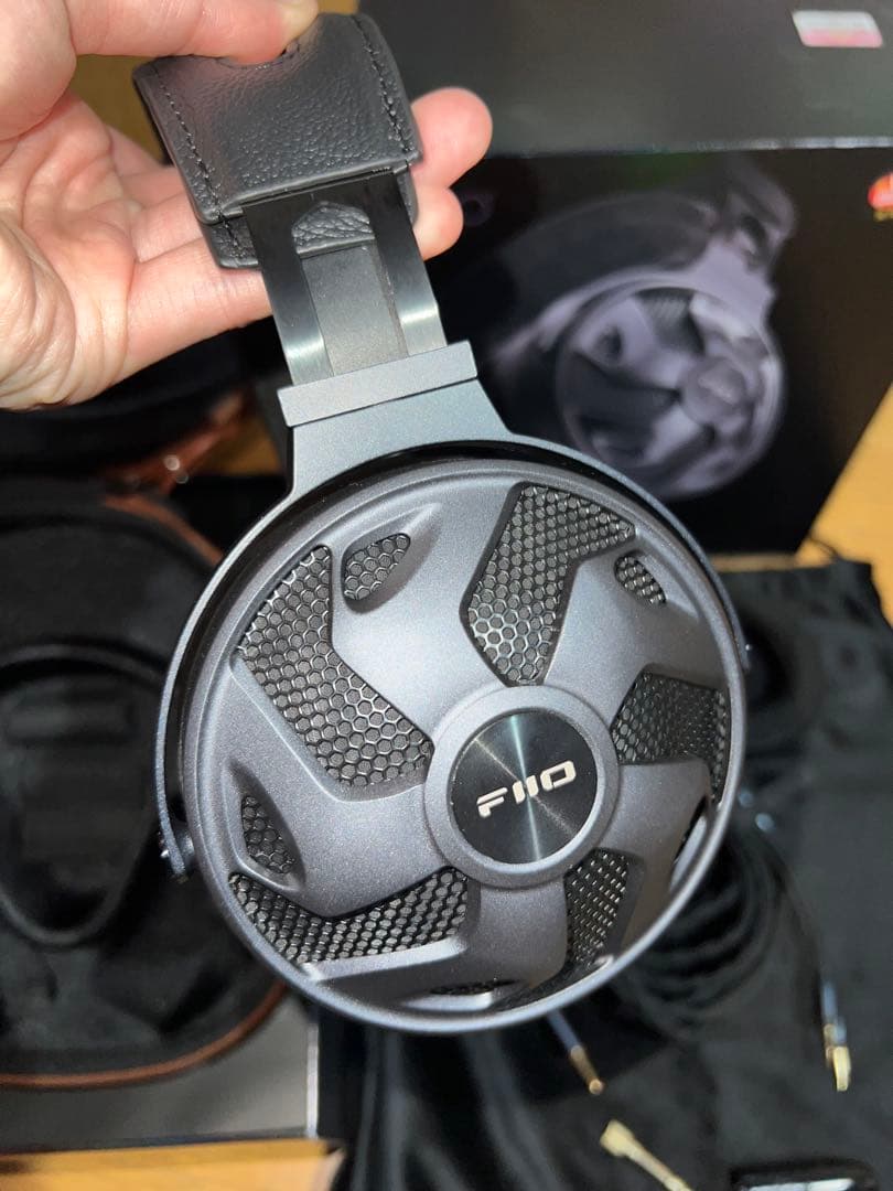 ヘッドホン FiiO FT3