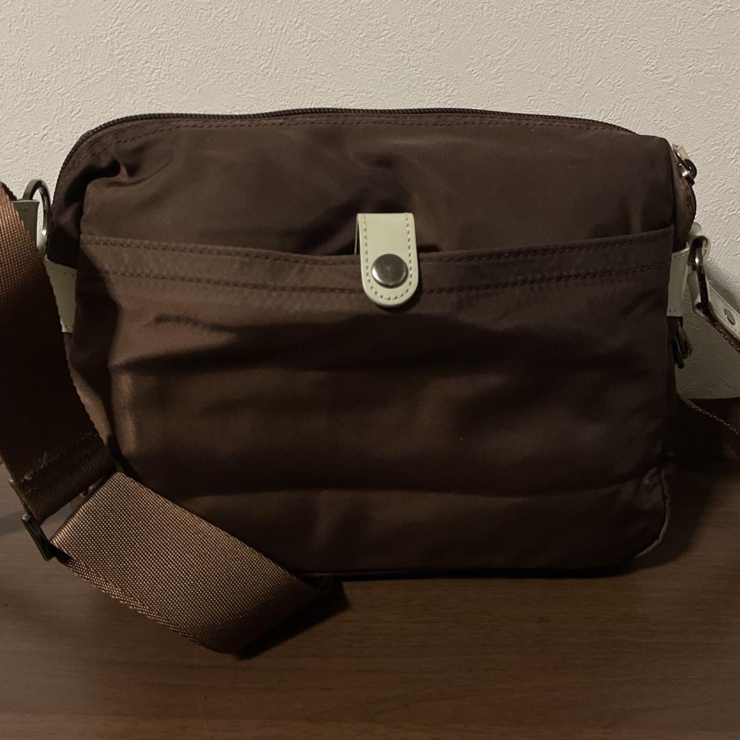 こん 未使用品 美品 アニエスベー レザー×ナイロン ロゴ ショルダー⑤