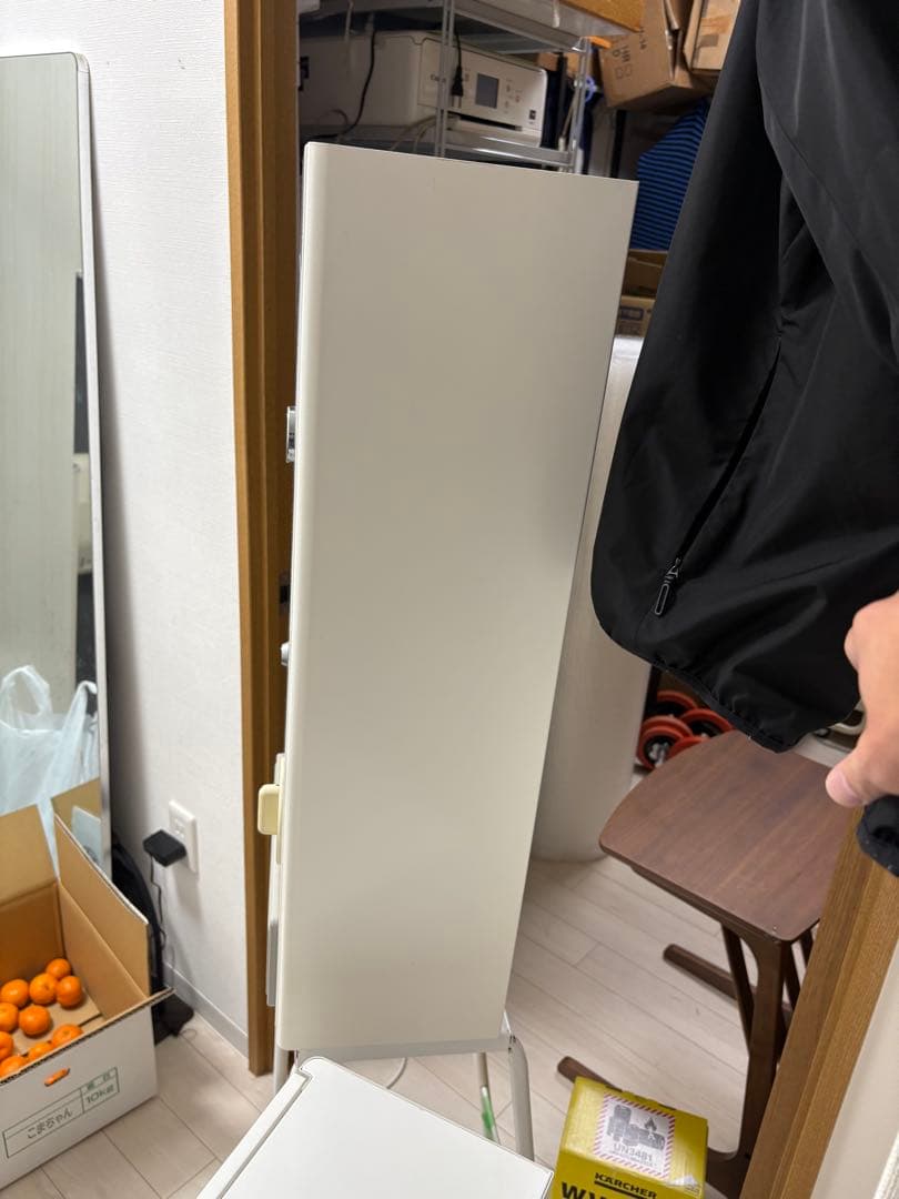 ②カードガチャガチャマシン　手動式自動販売機　ダイト　DF-8