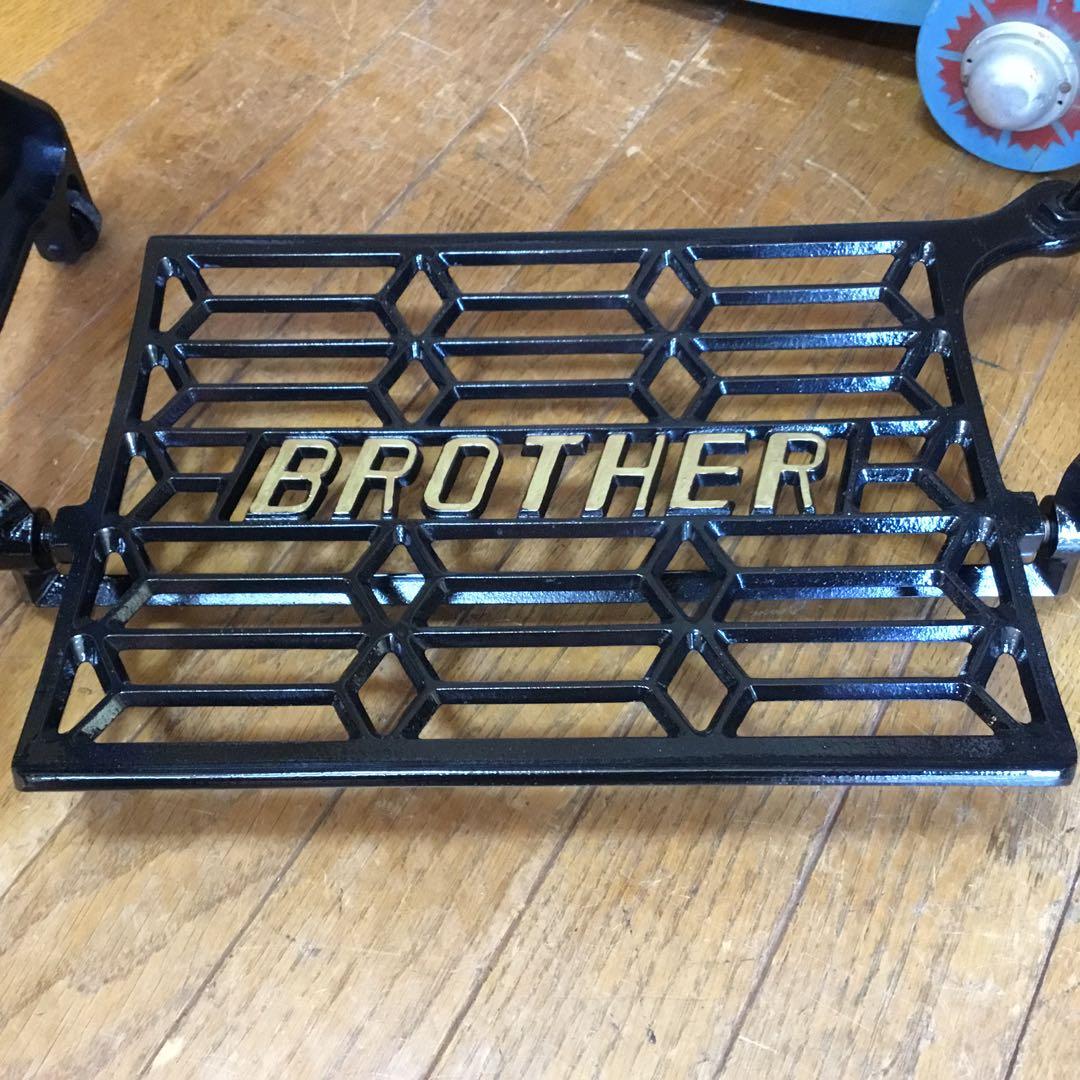 BOTHER足踏みミシンの鉄脚　アイアン　テーブルに！