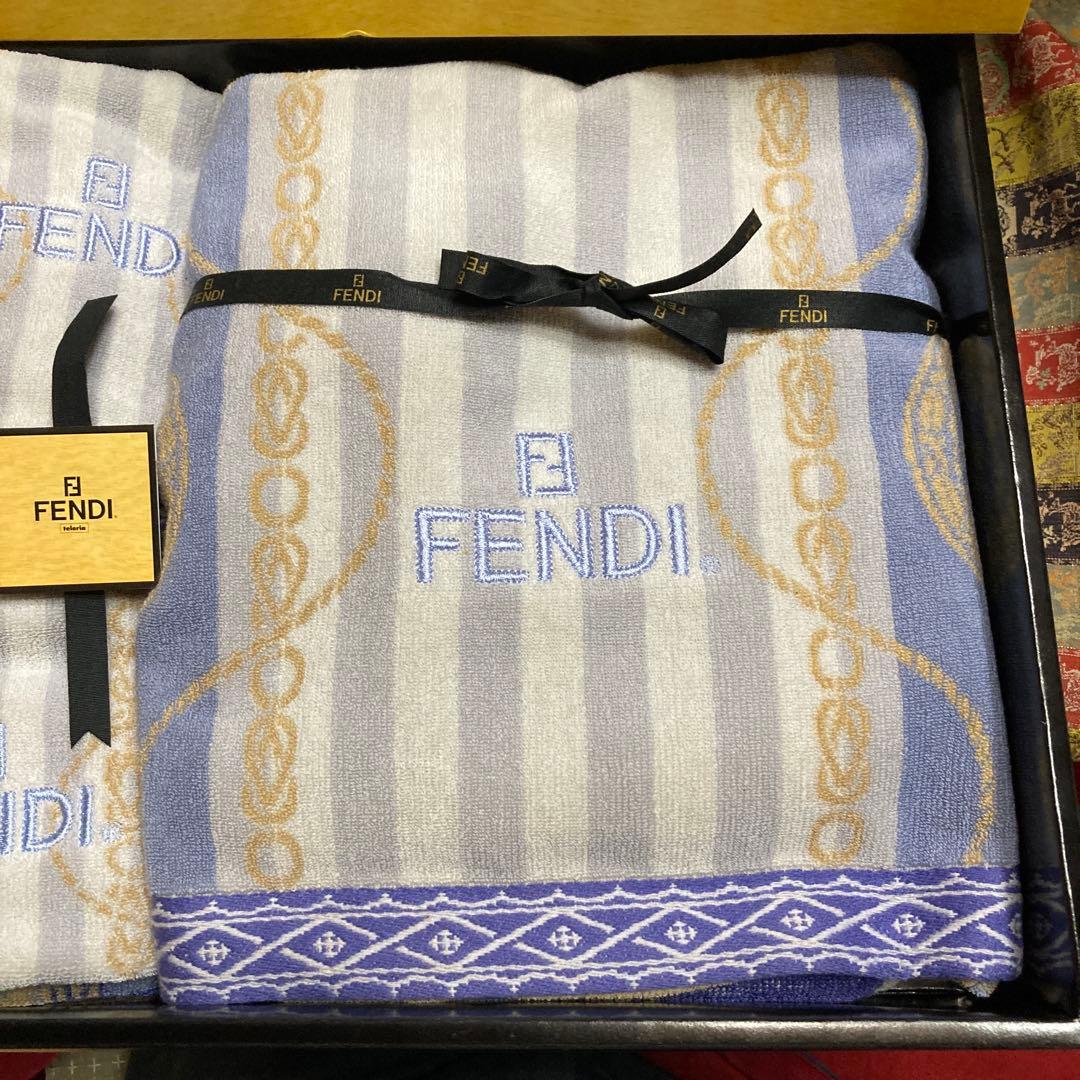 未使用　FENDIタオル3点セット　バスタオル　フェイスタオル　ウォッシュタオル