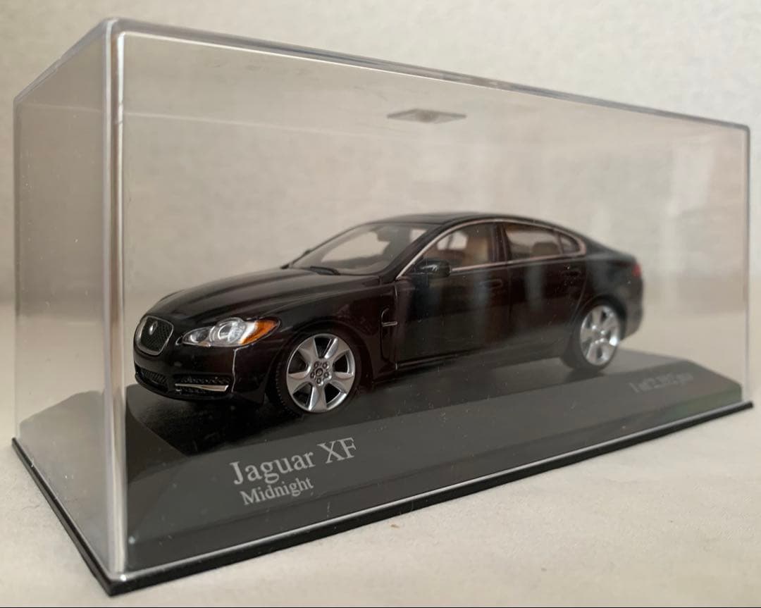 1/43 Jaguar / ジャガー XF ブラックメタリック