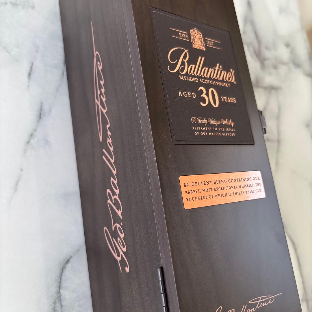 Ballantine's 30年 ブレンデッドスコッチウイスキー 木箱入り