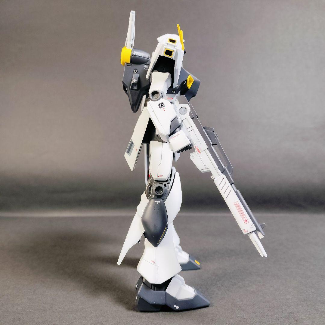 【塗装済み完成品】 νガンダム（EG）＋ブースターベッド（ガンダムベース限定）